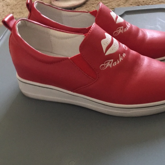 shoes - Picture 2 of 2